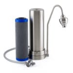 AquaAvanti Mercuro Flow mit GFP Premium EM Filterkartusche von Prime Inventions, Edelstahl Auftischwasserfilter mit Aquawhirler Verwirbler am Auslauf Frontansicht