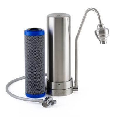 AquaAvanti Mercuro Flow mit GFP Premium EM Filterkartusche von Prime Inventions, Edelstahl Auftischwasserfilter mit Aquawhirler Verwirbler am Auslauf Frontansicht