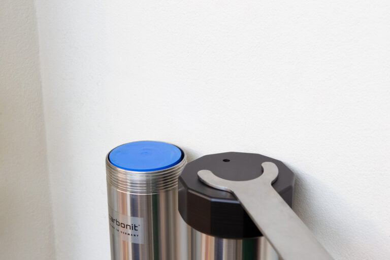 Carbonit QUADRO Gehäuse öffnen