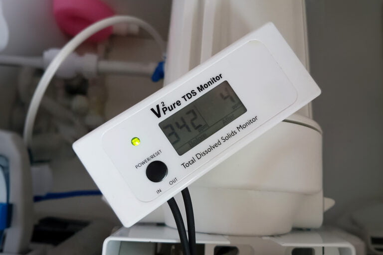 TDS-Messgerät zum bestimmen des Leitwerts vom Wasser