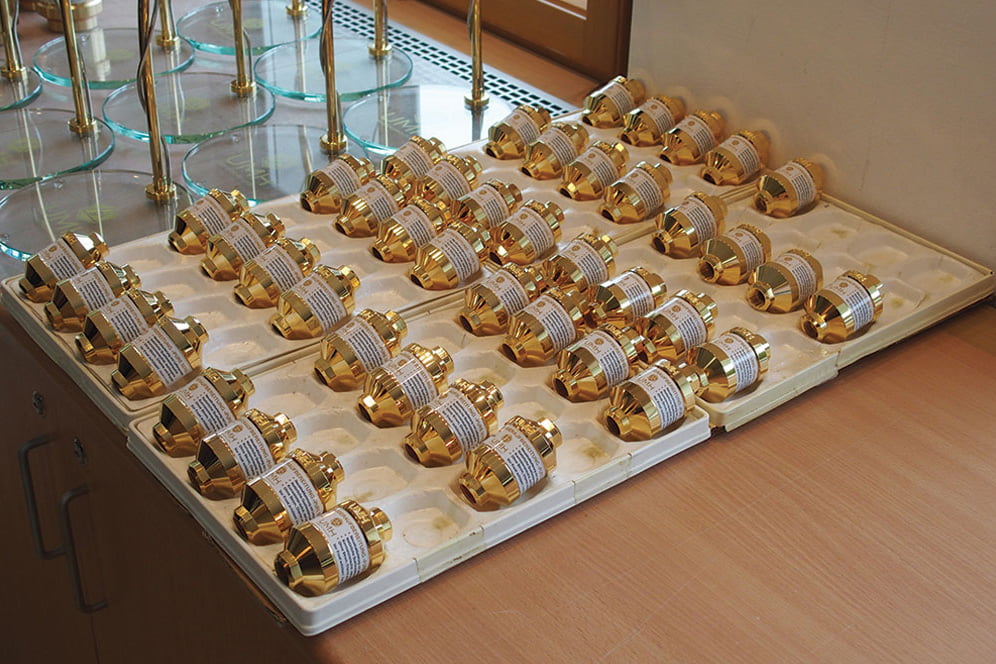 UMH Pure Gold Geräte bei der Endkontrolle UMH Pure Gold Geräte bei der Endkontrolle